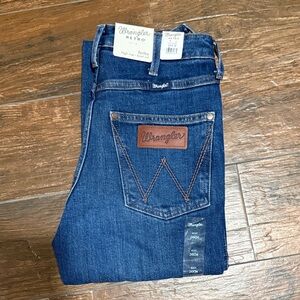 Wrangler Retro High Rise Jeans in Deep Blue